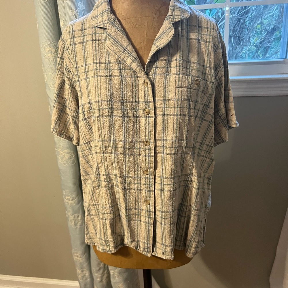 Silk Exchange short sleeve button down shirt